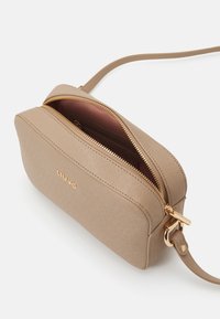 LIU JO CROSSBODY  - Rankinė per petį - arenaria