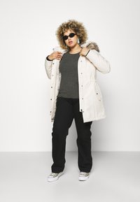 ONLY Carmakoma CARIRENA COAT - Parka - eggnog