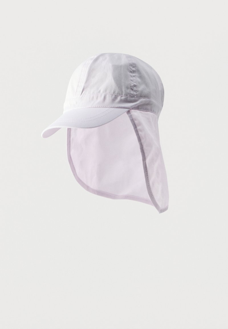 Ανοιχτόγκρι καπέλο ήλιου με κυρτή γείσο και προσαρτημένο υφασμάτινο πέταλο που καλύπτει τον λαιμό για προστασία από τον ήλιο.