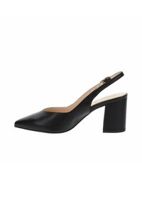 Chaussure slingback en cuir noir avec bout pointu et talon moyen épais, dotée d'une bride à boucle ajustable.