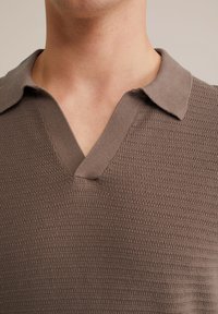Thumbnail Image 3