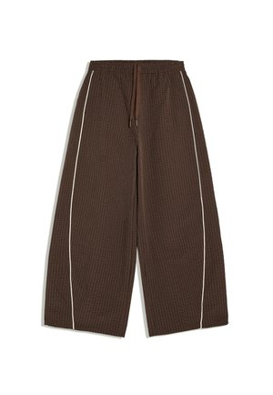 Bershka, TECHNICAL PARACHUTE TROUSERS - Pantalon classique - dark brown