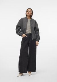 Vero Moda VMPOPBELLA SHORT JACKET - Bombejakke - dark grey