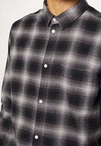 Weekday Camisa - black