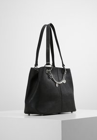 Anna Field Handväska - black