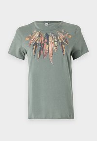 ONLLUCY LIFE REG S/S JRS NOOS - Printtipaita - balsam green