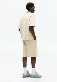 PULL&BEAR SHORT SLEEVE - T-shirts basic - sand