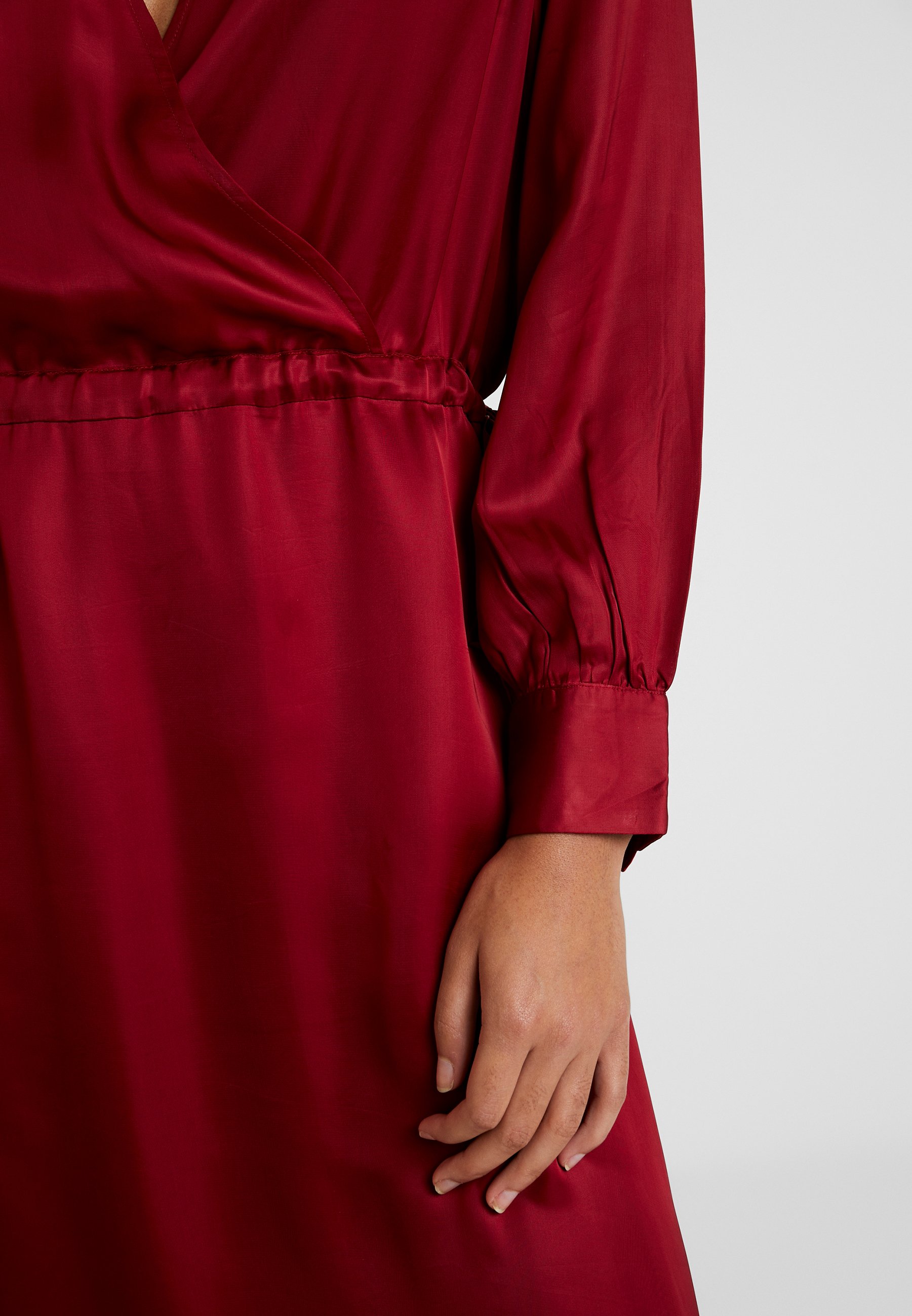 Mos Mosh CHITA DRESS Cocktailklänning redröd Zalando.se Mos Mosh CHITA DRESS Cocktailklänning redröd Zalando.se