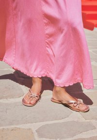 Next REGULAR FIT - Robe longue - pink