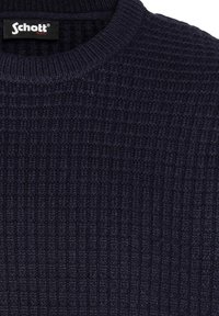 Marinefarbener gestrickter Pullover mit strukturiertem Rippdesign, ausgestattet mit Rundhalsausschnitt und dezentem Schott-Branding am Kragen.