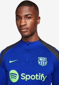 Nike Performance FC BARCELONA NIKE DF STRIKE DRILL TOP THIRD - Klub merchandise - old royal/anthracite/lime blast