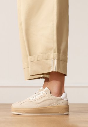 Manfield, MANFIELD BEIGEFARBENE LEDERSNEAKER - Sneakers laag - beige