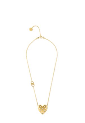 Collana d'oro con ciondolo a forma di cuore decorato con sette piccole pietre trasparenti, attaccata a una delicata catena di perline con chiusura e allungatore.