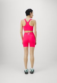 Björn Borg STUDIO SEAMLESS SHORTS - Trikoot - diva pink