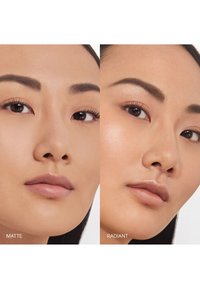 Shiseido SYNCHRO SKIN INVISIBLE SILK LOOSE POWDER - Poeder - radiant