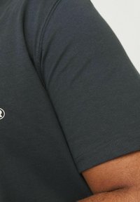 Jack & Jones Tricou cu imprimeu - forest river