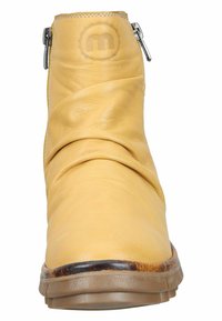 Manitu Stiefelette - gelb
