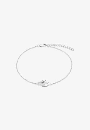 Delicato braccialetto con catena d'argento e due cuori intrecciati, uno decorato con piccole pietre trasparenti, e una chiusura regolabile.