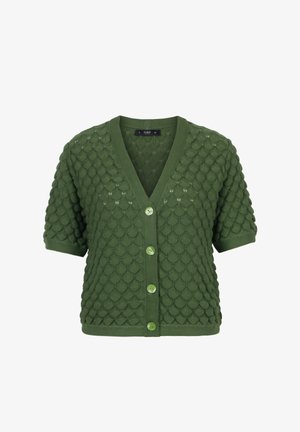 Cárdigan verde de punto con textura festoneada, diseño de escote en V, mangas cortas y cinco botones verdes en la parte delantera.