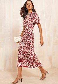 Friends Like These REGULAR FIT - ITY KEYHOLE FLUTTER SHORT SLEEVE PRINTED   - Freizeitkleid - red