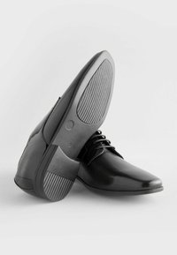 Next SQUARE TOE DERBY REGULAR FIT - Elegantsed paeltega jalatsid - black