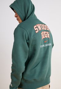 Nike Sportswear CLUB - Sweatshirt - vintage green