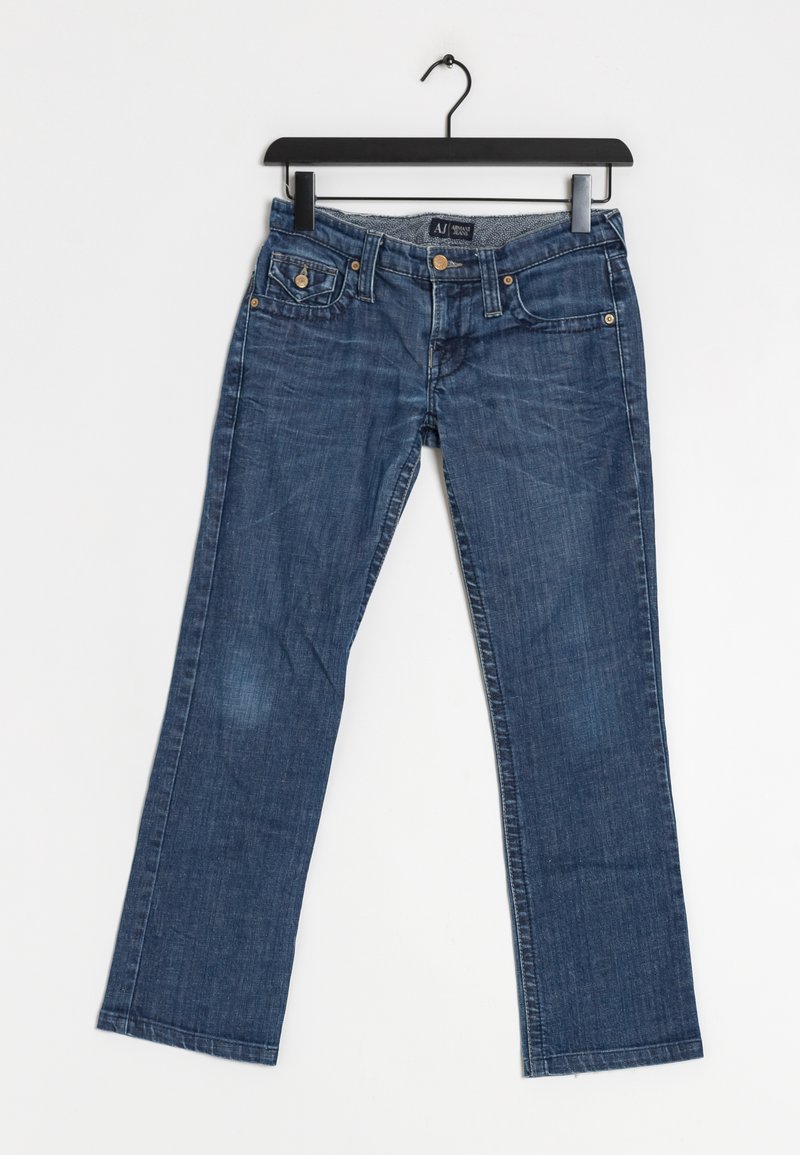 Jean en denim de couleur bleu foncé avec une coupe droite. Caractéristiques : cinq poches, boutons dorés et décoloration subtile.