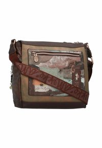 Mehrfarbige Schultertasche aus strukturiertem Leder mit einer Reißverschlusstasche vorne, dekorativen Mustern und einem gemusterten, verstellbaren Tragegurt.