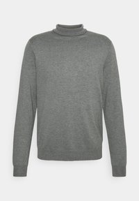 Pulover gri cu guler înalt, realizat dintr-un material tricotat moale, având mâneci lungi și margini ondulate, cu o textură netedă și uniformă pe tot parcursul. 
