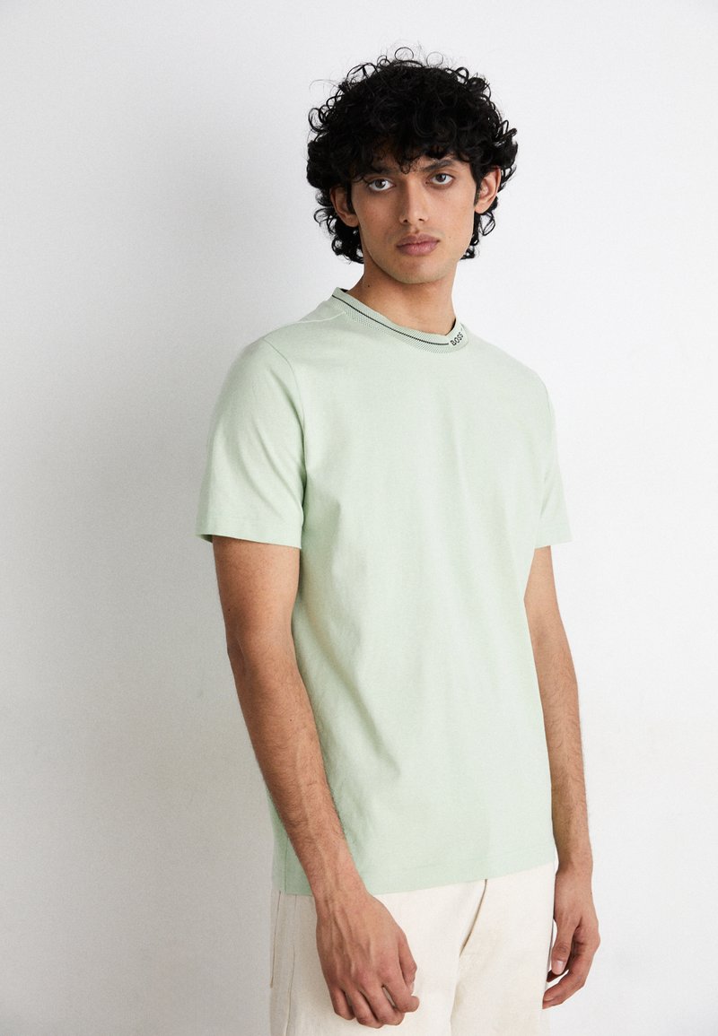 BOSS TEE - Basic póló - open green