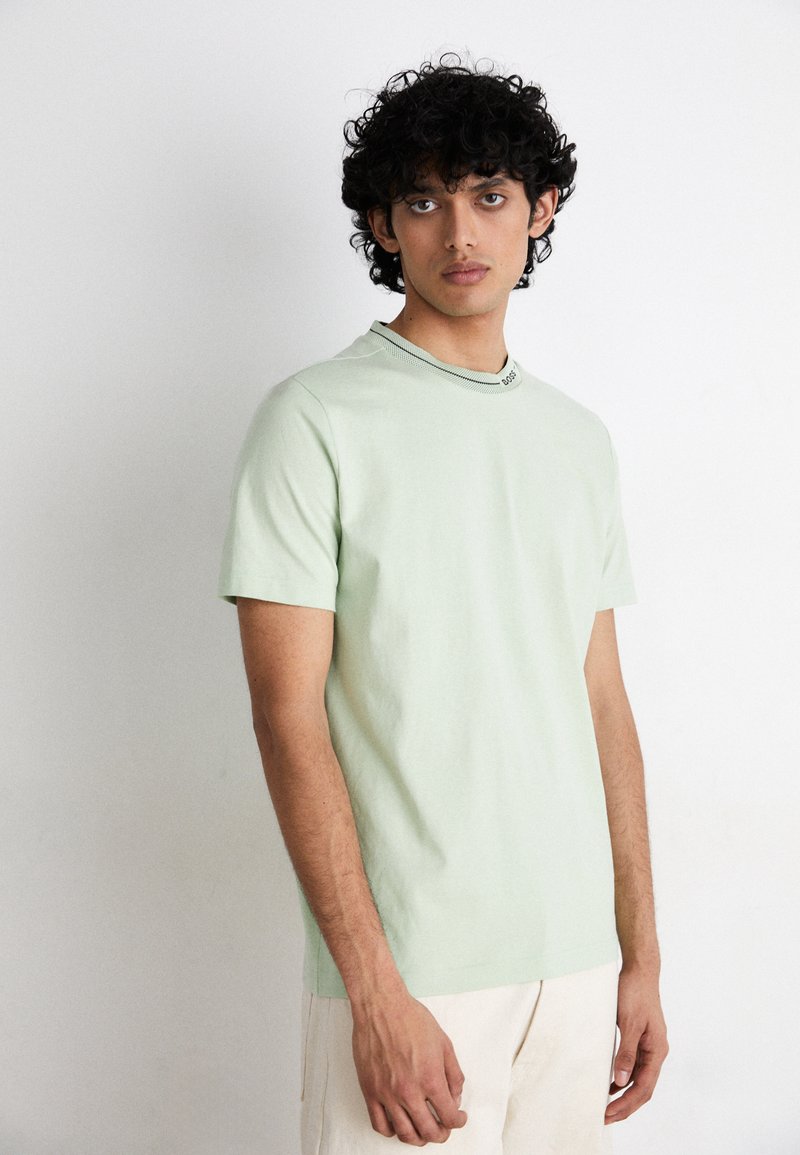 BOSS - TEE - Camiseta básica - open green, Ampliar