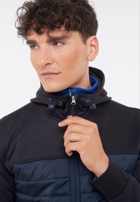 LEGEA Veste mi-saison - blu