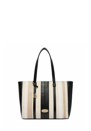 Schwarze, beige und weiße vertikal gestreifte Tragetasche mit zwei Henkeln und einem kleinen runden goldenen Anhänger, der nahe einem Henkel hängt.