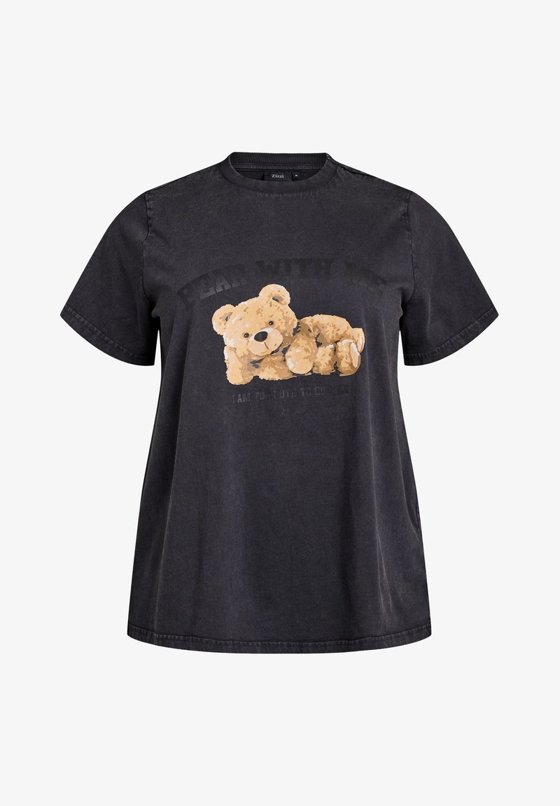 Must t-särk mustast puuvillast, mille esipaneelil on multifilmi karupoegade disain ja tekst "Bear with me" selle kohal.