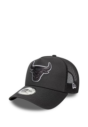 Black adjustable mesh baseball cap with Chicago Bulls logo embroidered on front and New Era logo on side.