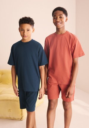 Next, REGULAR FIT - SHORTS PYJAMAS 2 PACK SET. - Pyjamas - blue orange