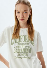 Koton COLLEGE - Camiseta estampada - white