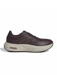 Baskets de sport brun foncé avec semelle rembourrée beige clair et semelle extérieure noire, avec trois bandes latérales et fermeture à lacets.