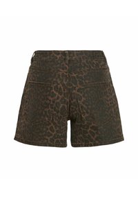 Short en jean imprimé léopard marron et noir avec deux poches arrière et passants pour ceinture, vu de dos.
