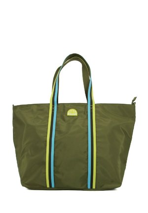 Borsa tote in nylon verde con doppie maniglie, caratterizzata da accenti a righe blu e verde lime e un piccolo logo circolare sul davanti.