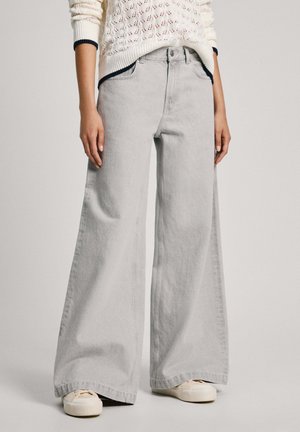 WIDE LEG CLOUD - Flared-farkut - denim