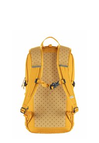 Gelber Rucksack mit Netzpolsterung, verstellbaren Trägern und Brustschnalle. Verfügt über ein strukturiertes, atmungsaktives Rückenteil für Komfort.