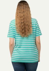 Ulla Popken STRIPED ANIMAL GRAPHIC - Camiseta estampada - turquoise green