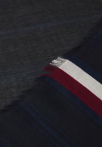 Tommy Hilfiger ESSENTIAL FLAG SCARF - Foulard - space blue
