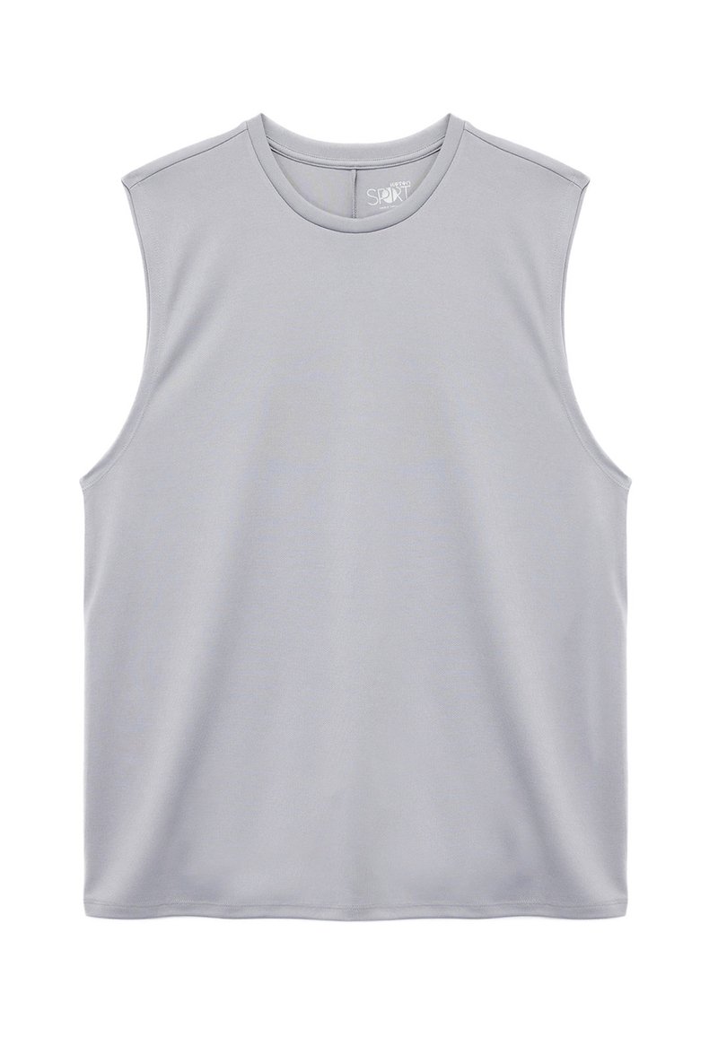 Lichtgrijs mouwloos sporttopje van zachte stof, met een ronde halslijn en een schoon, eenvoudig ontwerp zonder versieringen.