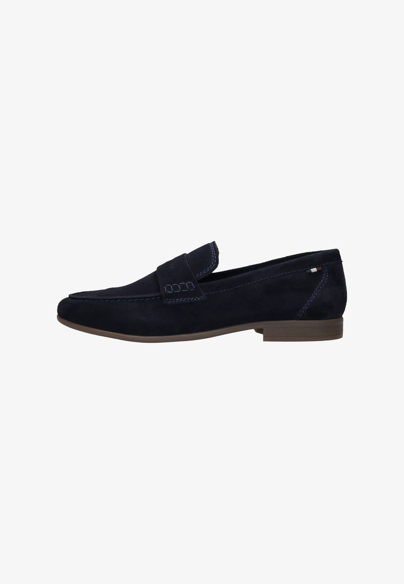 Marineblaue Wildleder-Loafers mit gesticktem Design, flacher Gummisohle und einem auffälligen Riemen über dem Rist. Innen verfügen sie über eine glatte Oberfläche.