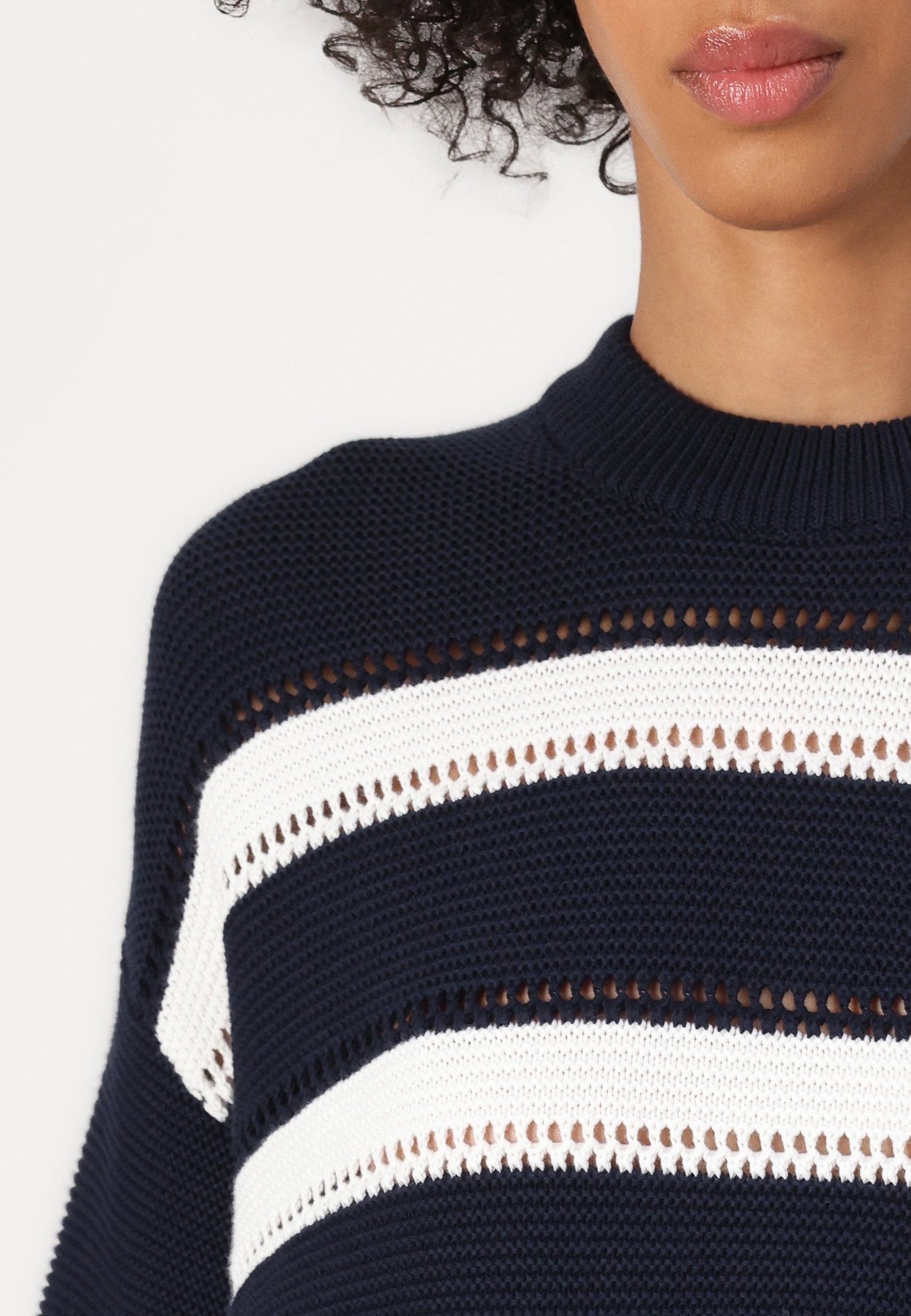 STRIPED TEXTURED