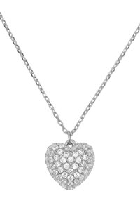 Zilveren ketting met een hartvormige hanger, bedekt met kleine, sprankelende heldere kristallen, met een gepolijste afwerking en een ingewikkeld ontwerp.