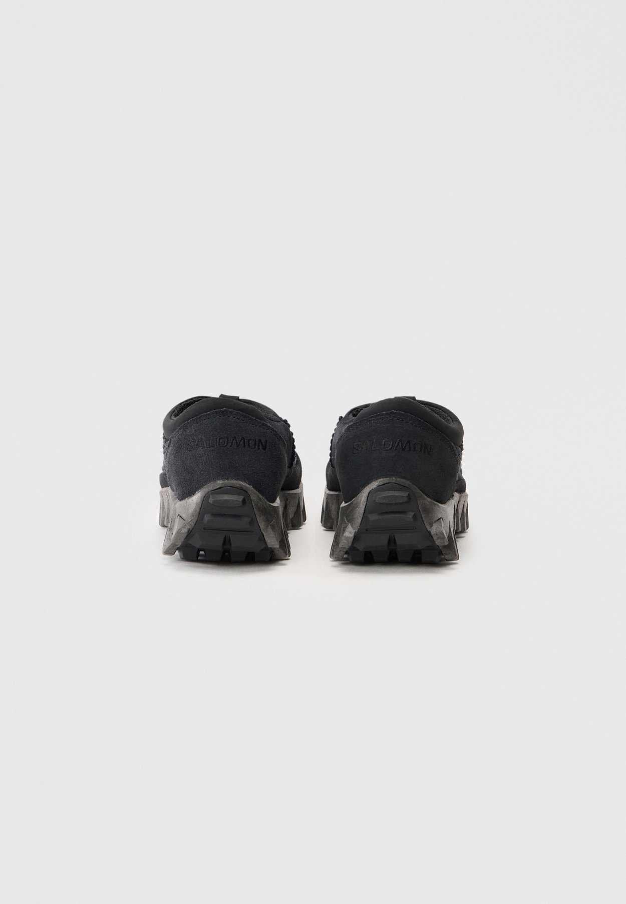 Sneaker low