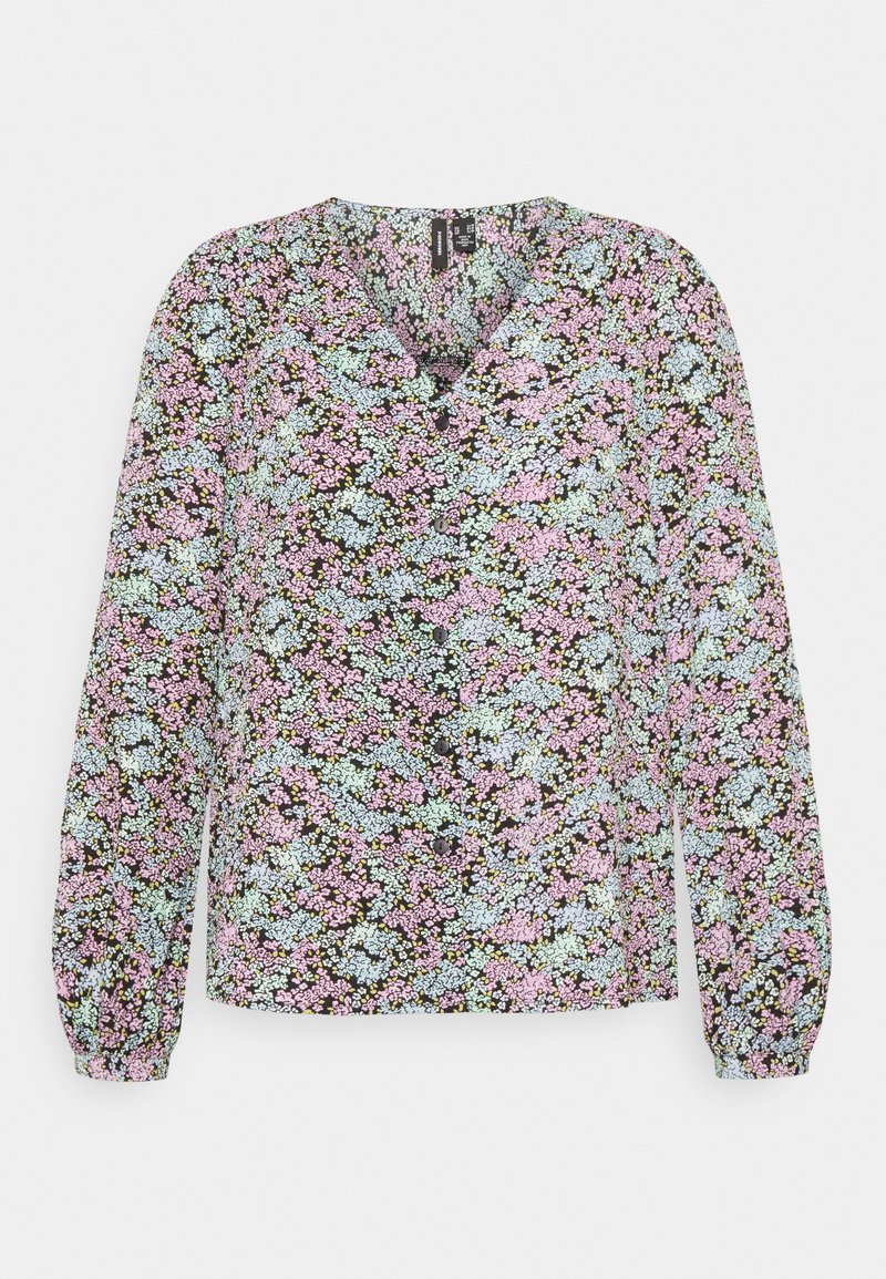 Blusa floral com decote em V e mangas bufantes longas. Feita de um tecido leve com fundo preto e padrão floral multicolorido.